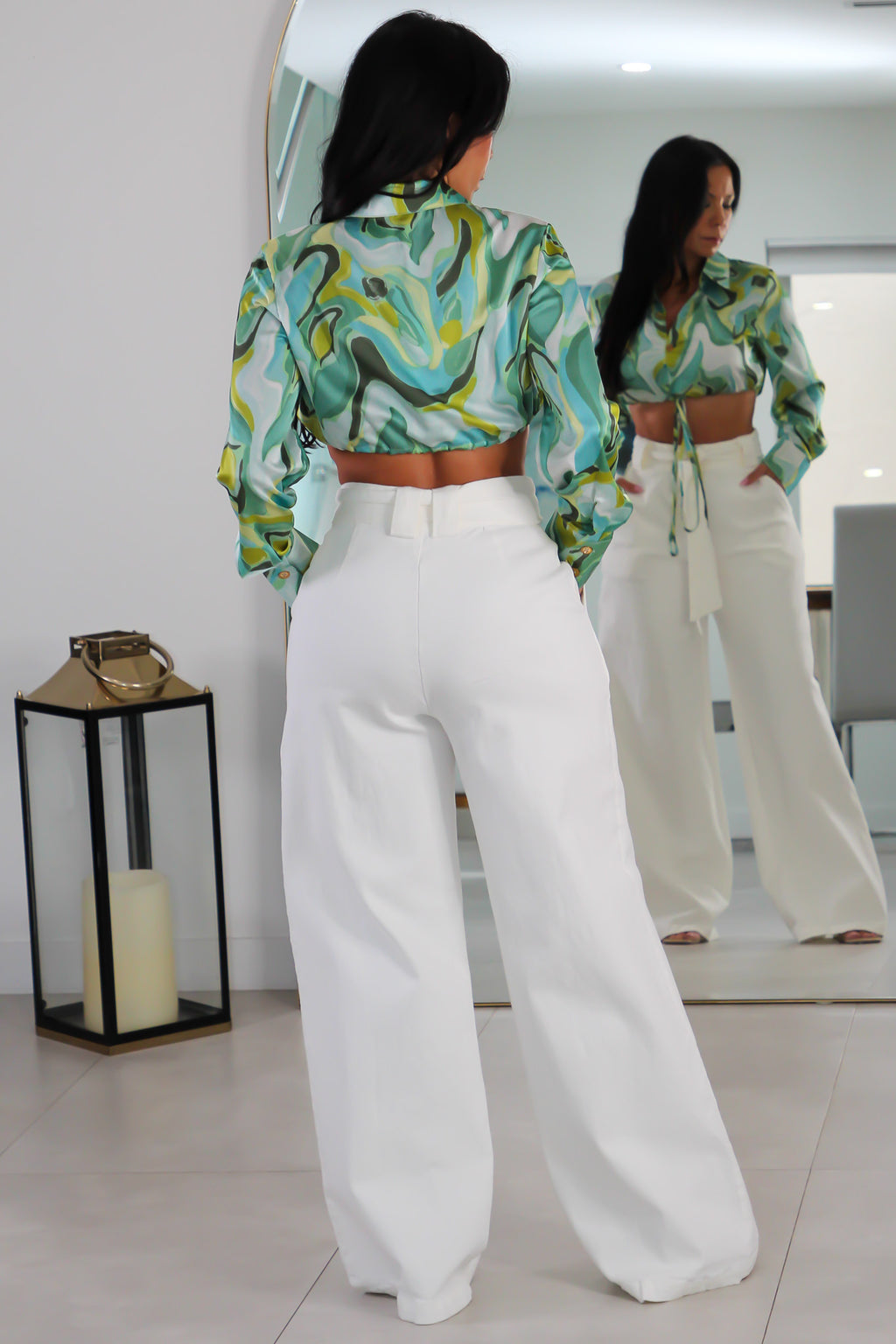 22044 Tie Front Crop Top